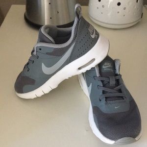 Good used condition Nike airmax toddler 9